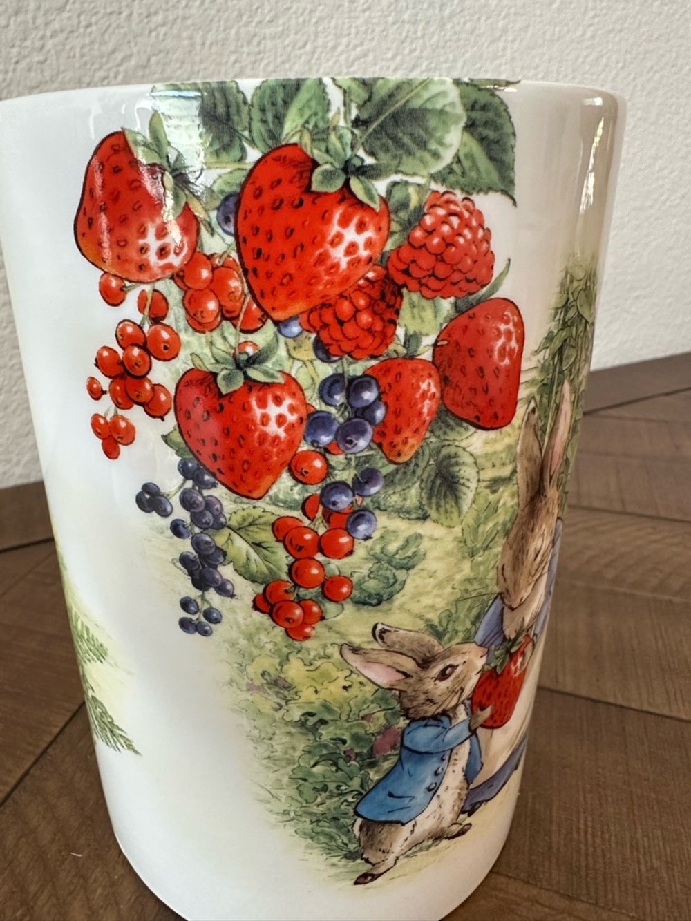 Ceramic Canister Jar Peter Rabbit Strawberry NEW - Picture 4 of 9